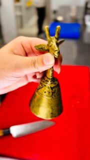 ✨ Jeudi 6 novembre, direction le Quai 63 ! ✨

Prépare-toi pour une soirée 100 % plaisir 😋
👉 Moules à volonté pour les vrais gourmands
👉 Une coupe 2 boules en dessert pour finir sur une touche sucrée 🍨
👉 Le tout à 20 € seulement par personne 🤩

Ambiance conviviale et une équipe aux petits soins 
📍 Restaurant Quai 63 – Clermont-Ferrand
🕗 À partir de 19h, sur réservation conseillée !

#restaurant #clermontferrand #auvergne #quai63 #aubiere #terreetmer #restaurantclermontferrand #seafood